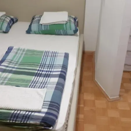 شقة Centar Lux توزلا