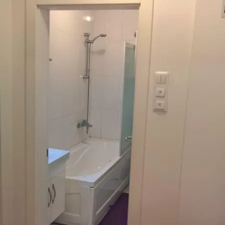 Centar Lux شقة توزلا